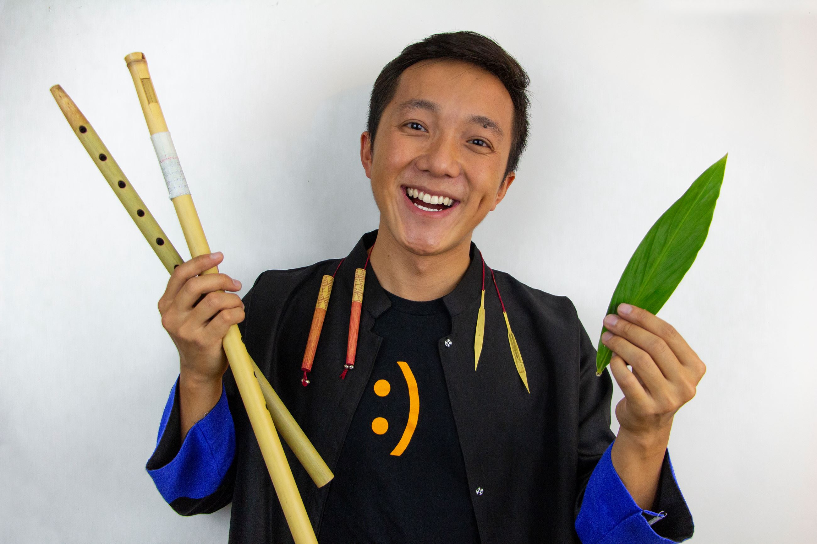 Neng Now Flutes and Leaves